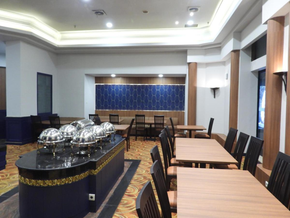 Maxwell Hotel Джакарта Экстерьер фото